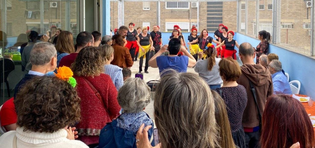 Almas Flamencas actuando en una residencia